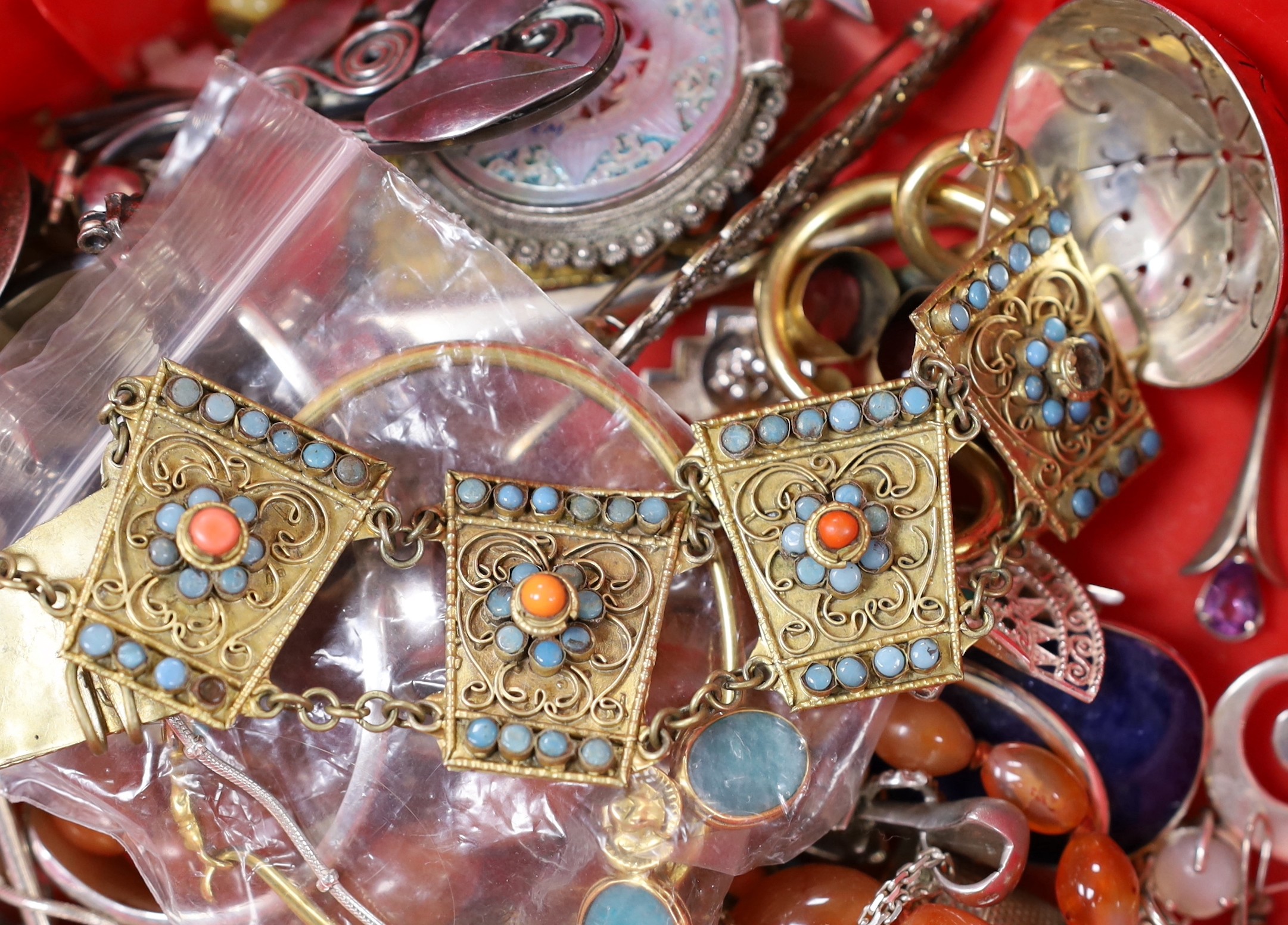 Assorted jewellery including enamelled silver bracelet, other white metal items, costume jewellery, agate necklace and a cased set of French gilt spoons.